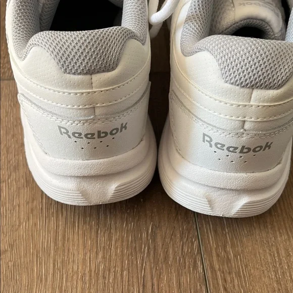 NWOB!! Reebok White and Light Gray Women's Sneakers. Memorytech Ortholite Insole - Picture 3 of 7